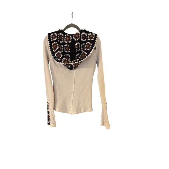 Free People Bohemian Cream Long-Sleeve Top Thermal Crochet Hood & Cuffs Size M G - Picture 2 of 8